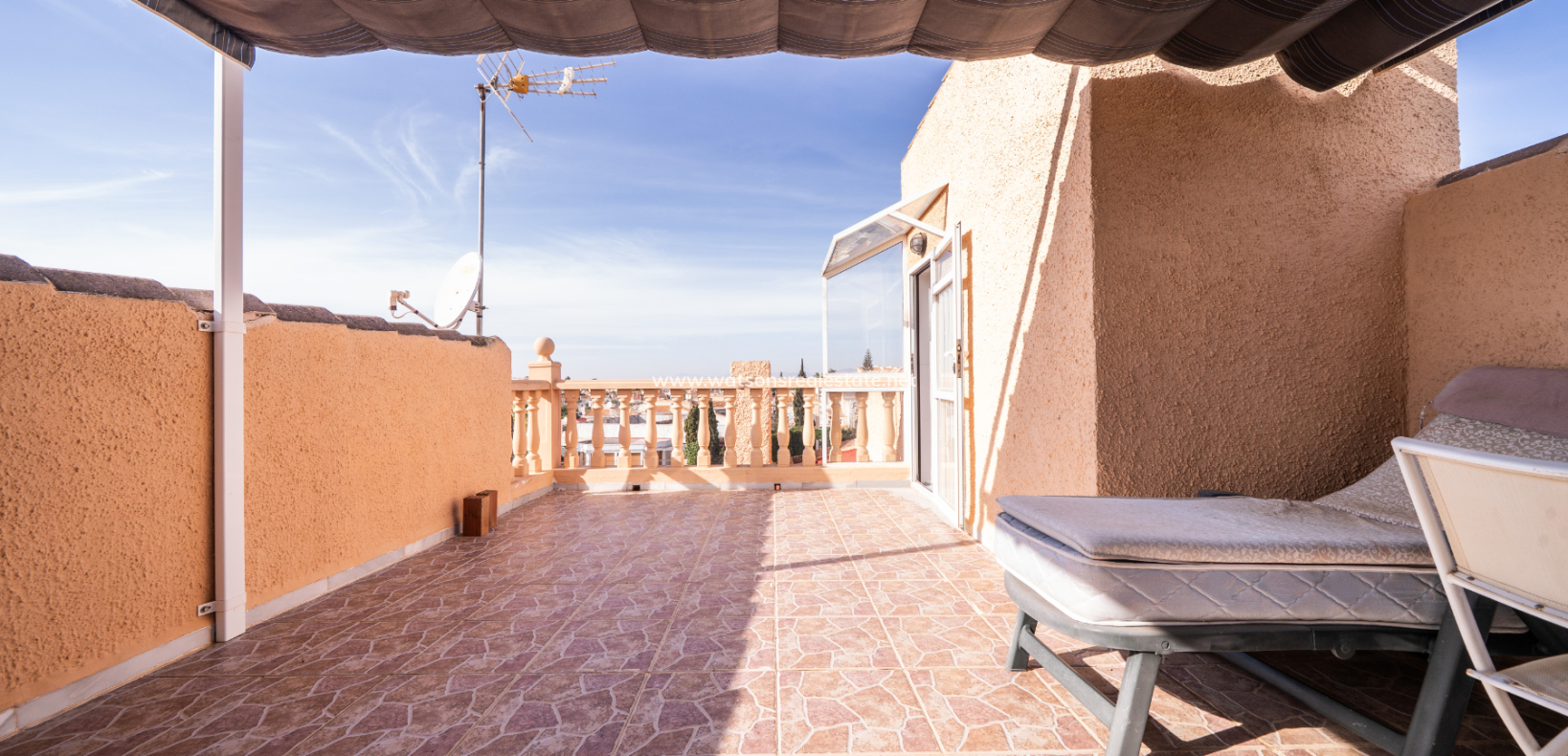 Resale - Freistendhe Villa - Urb. La Marina