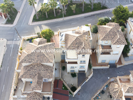 Resale - Freistendhe Villa - Urb. La Marina