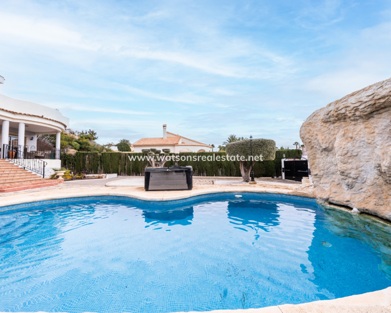 Resale - Freistendhe Villa - Urb. La Marina