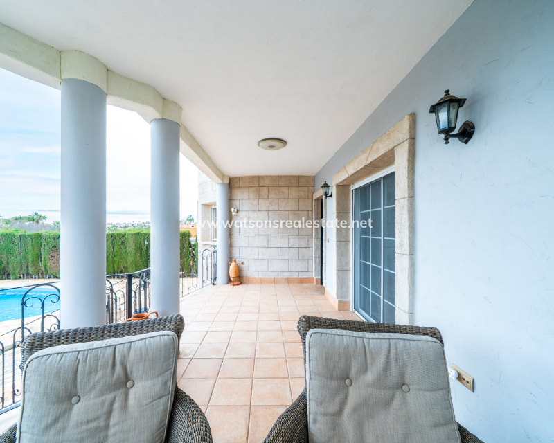 Resale - Freistendhe Villa - Urb. La Marina