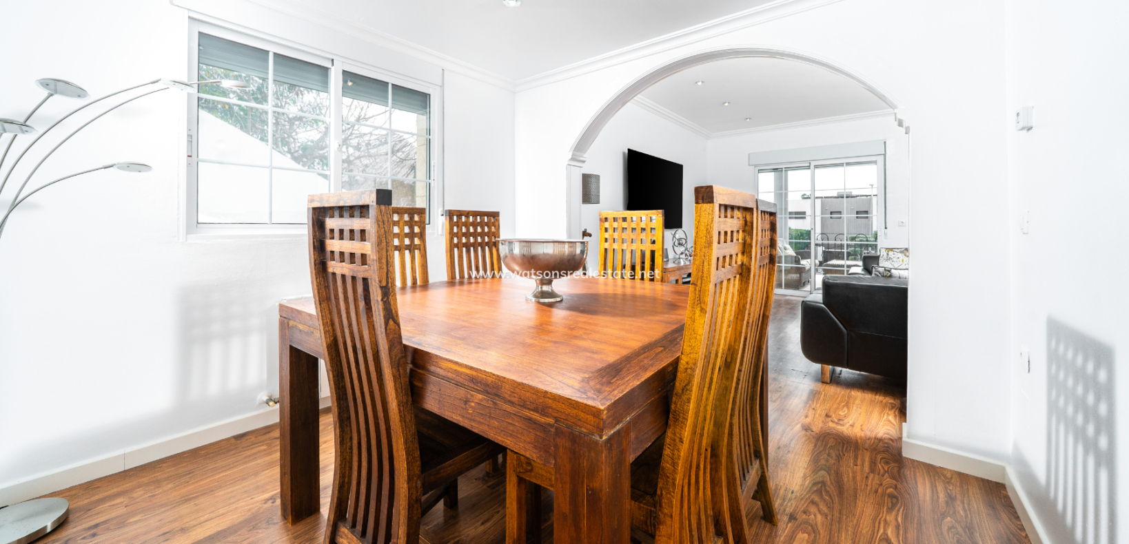 Resale - Freistendhe Villa - Urb. La Marina