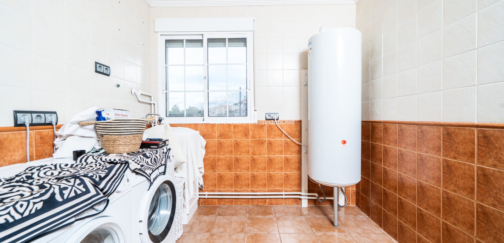 Resale - Freistendhe Villa - Urb. La Marina