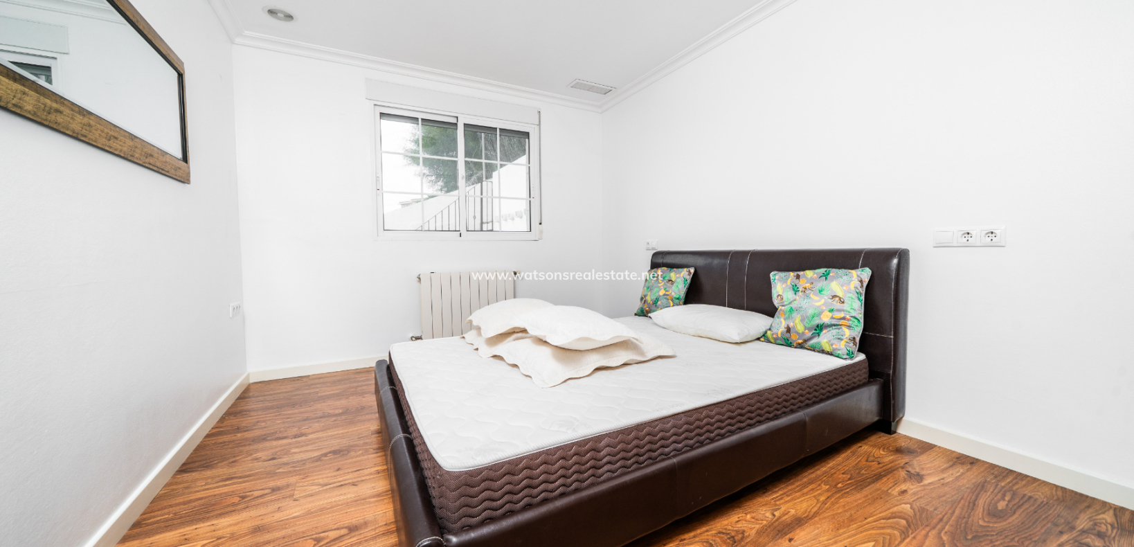 Resale - Freistendhe Villa - Urb. La Marina