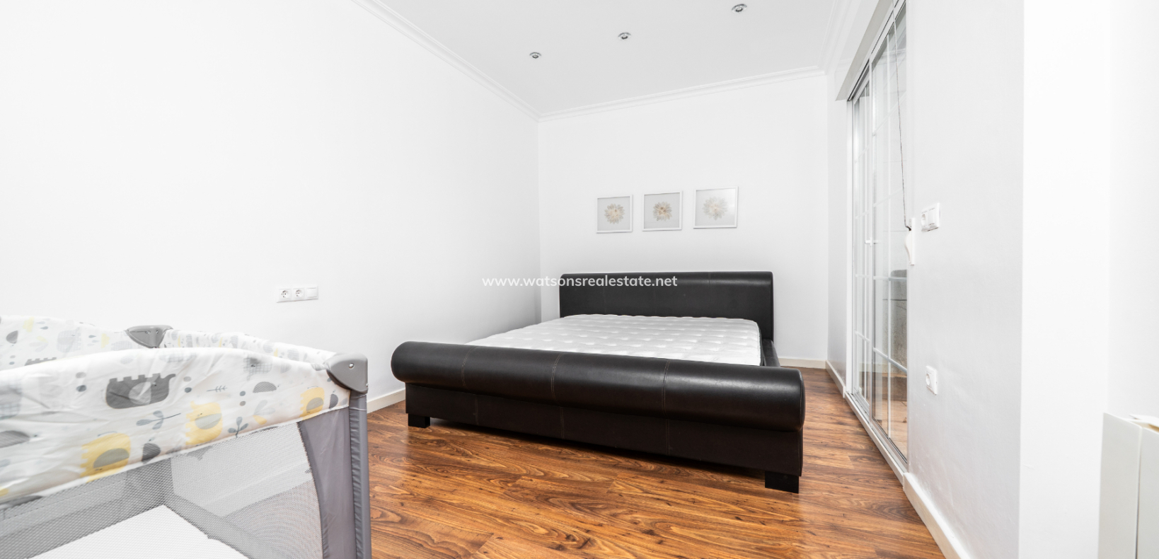 Resale - Freistendhe Villa - Urb. La Marina