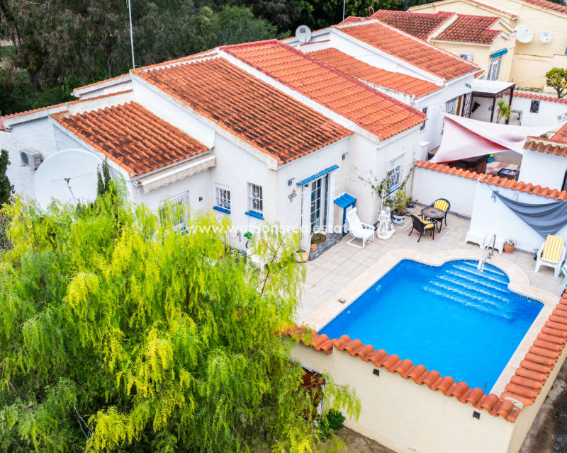 Resale - Freistendhe Villa - Urb. La Marina