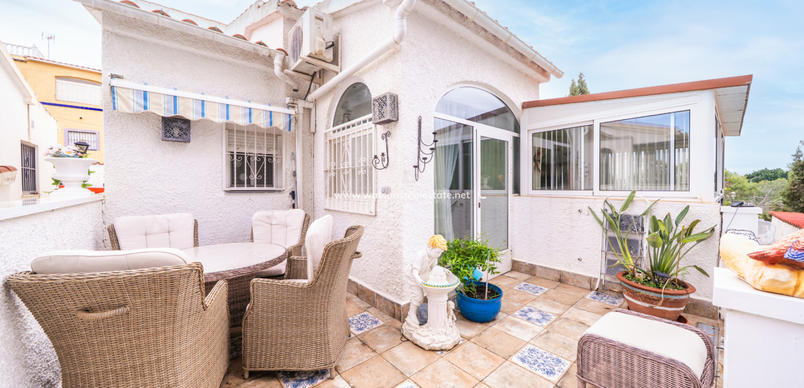 Resale - Freistendhe Villa - Urb. La Marina