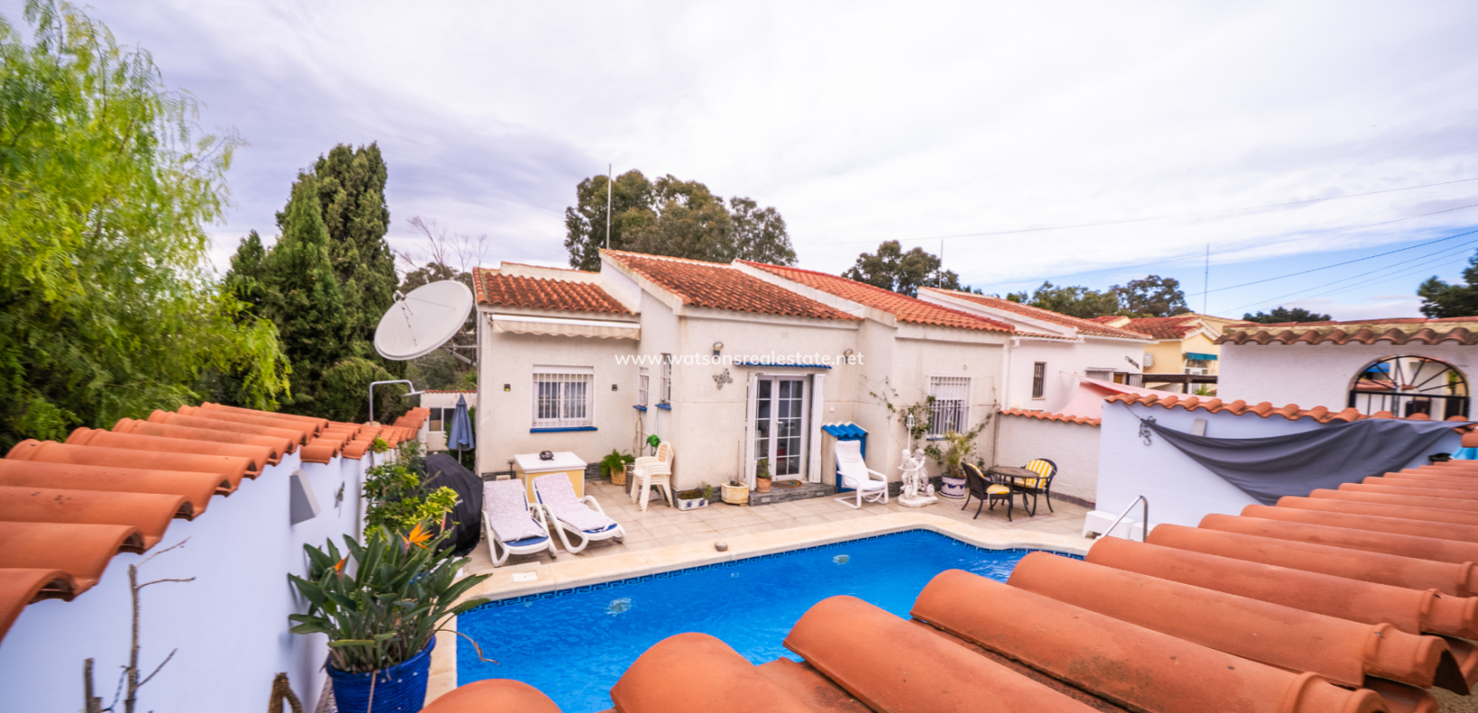 Resale - Freistendhe Villa - Urb. La Marina