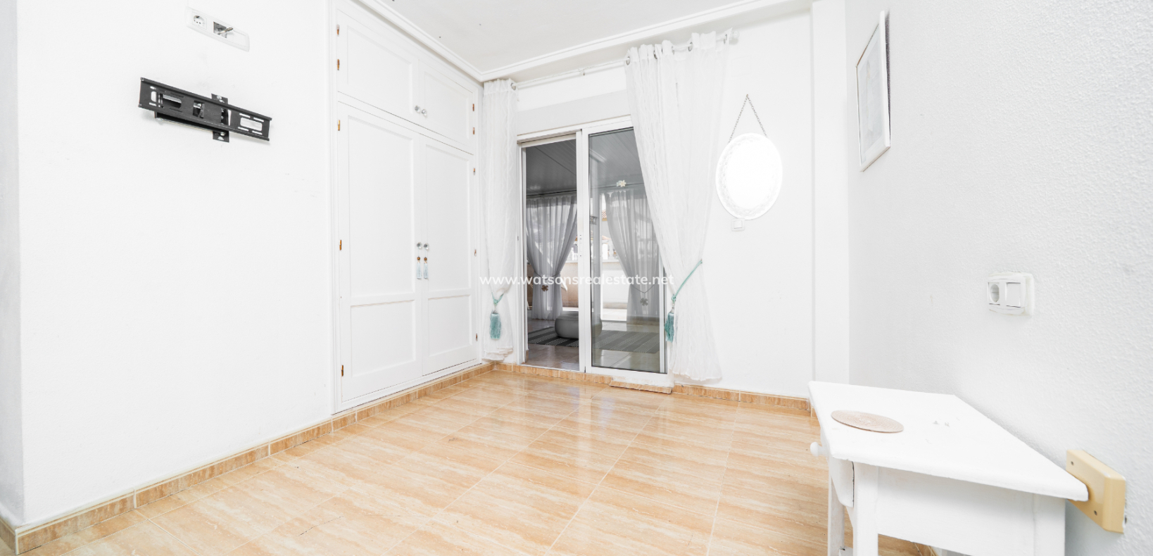 Resale - Freistendhe Villa - Urb. La Marina