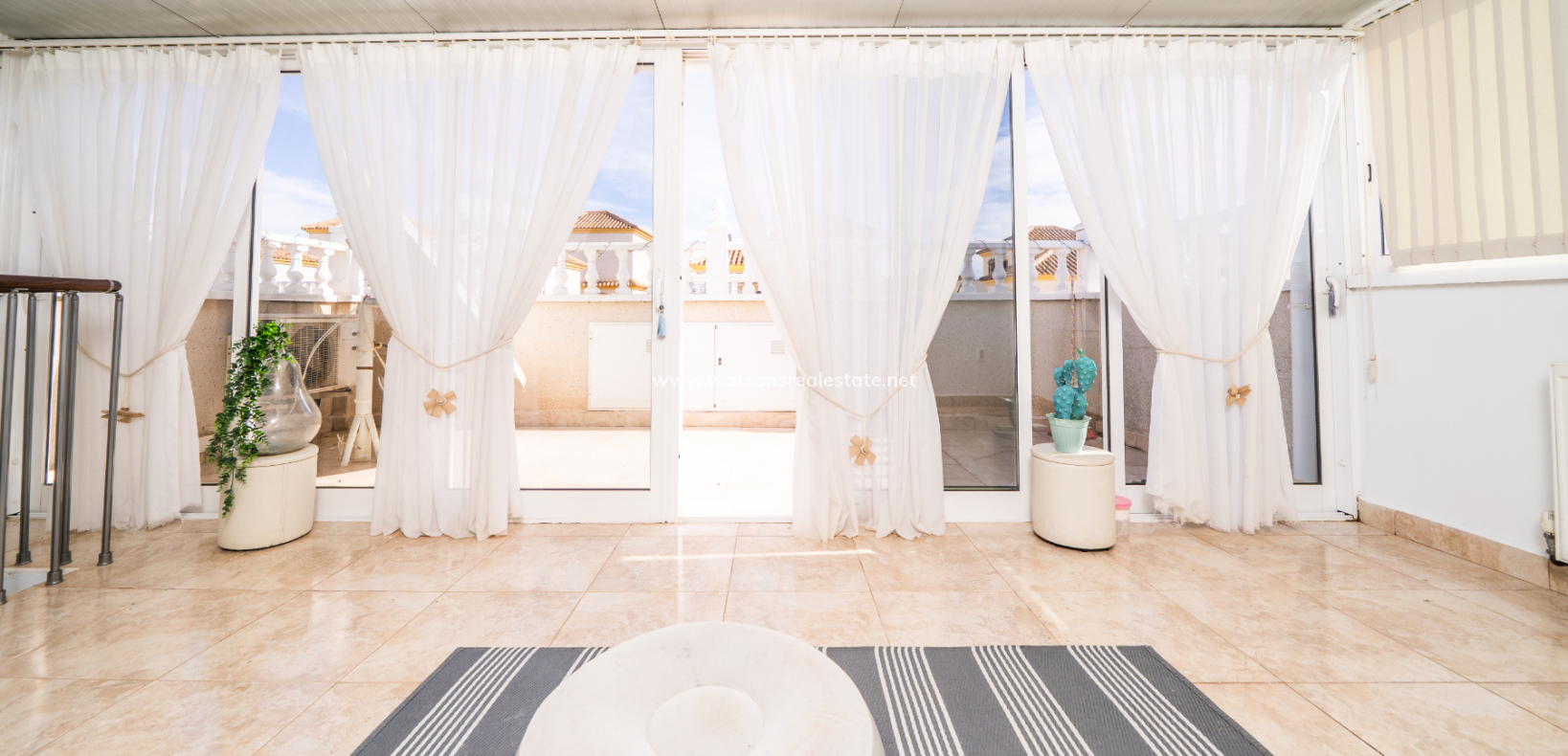 Resale - Freistendhe Villa - Urb. La Marina