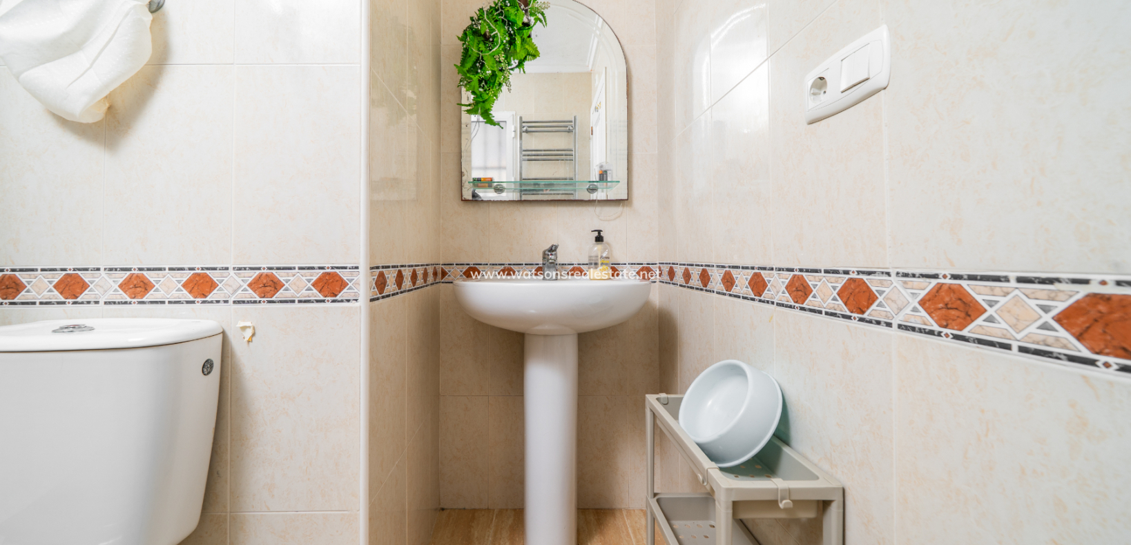 Resale - Freistendhe Villa - Urb. La Marina