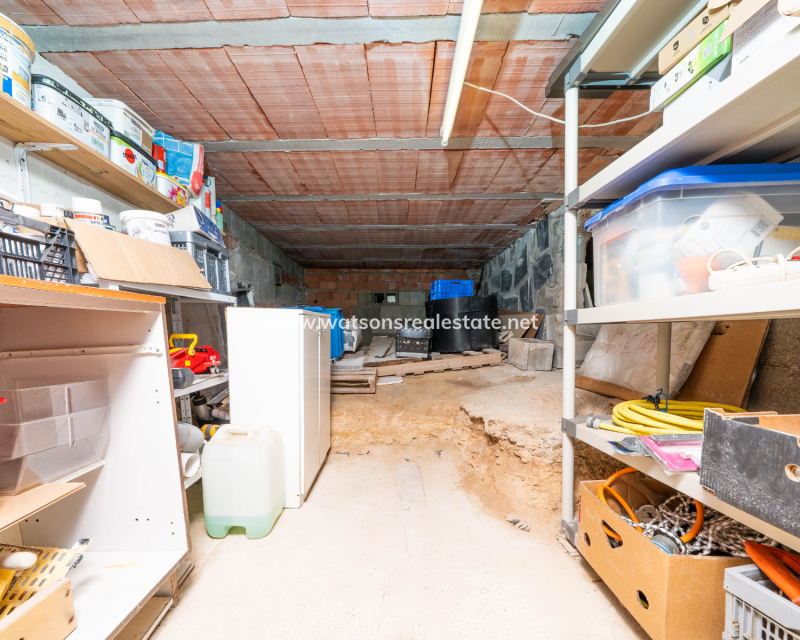 Resale - Freistendhe Villa - Urb. La Marina