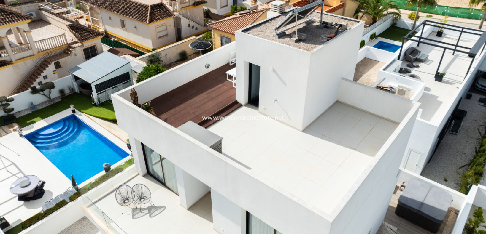 Resale - Freistendhe Villa - Urb. La Marina