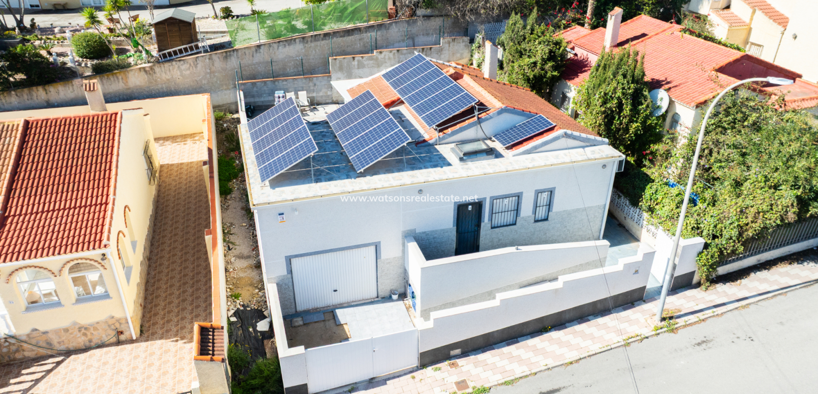 Resale - Freistendhe Villa - Urb. La Marina