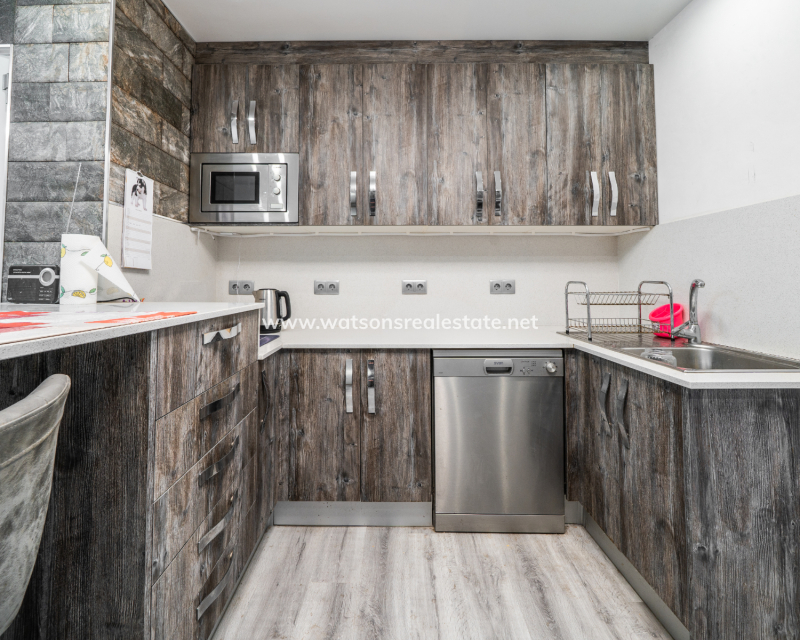 Resale - Freistendhe Villa - Urb. La Marina