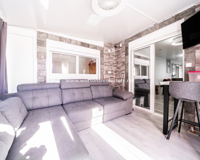 Resale - Freistendhe Villa - Urb. La Marina