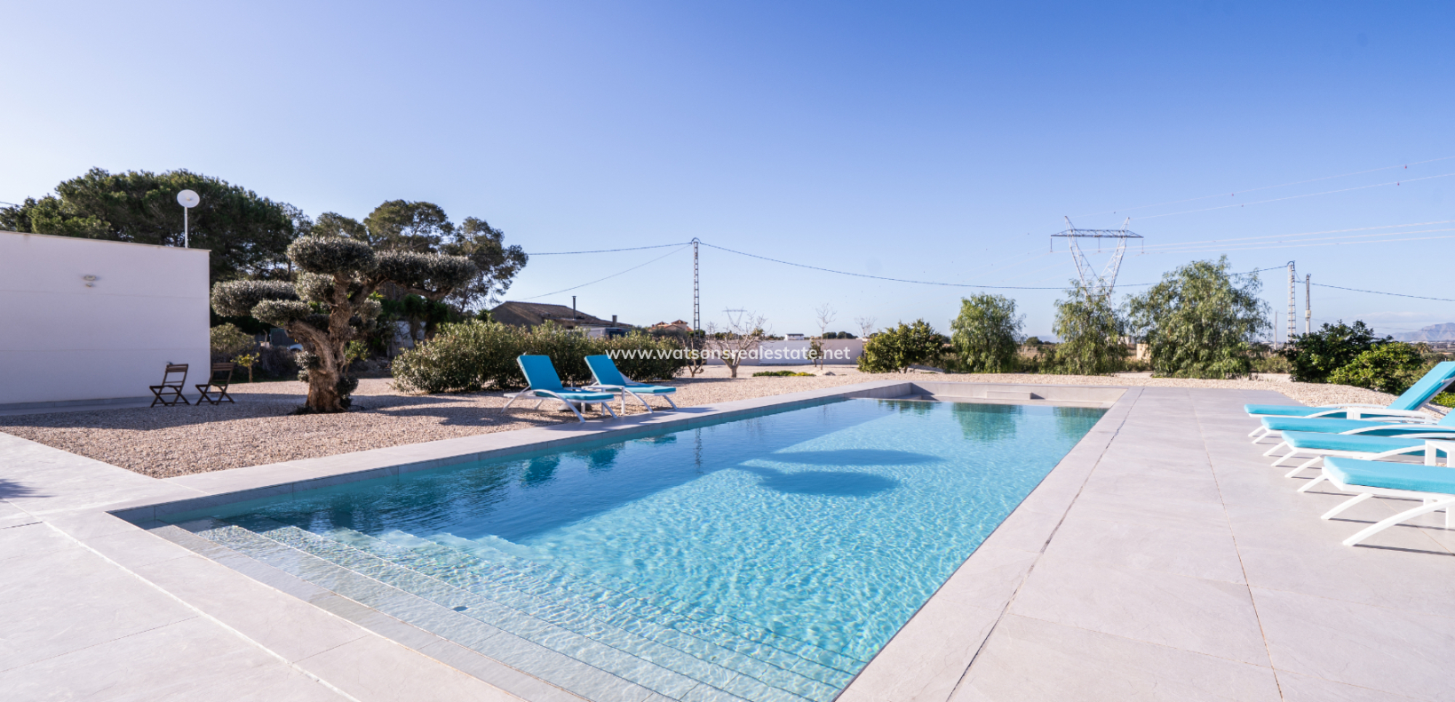 Resale - Freistendhe Villa - Urb. La Marina