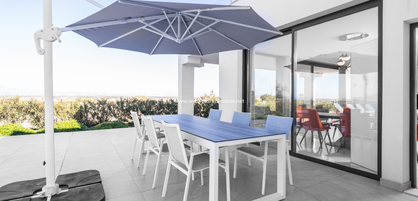 Resale - Freistendhe Villa - Urb. La Marina