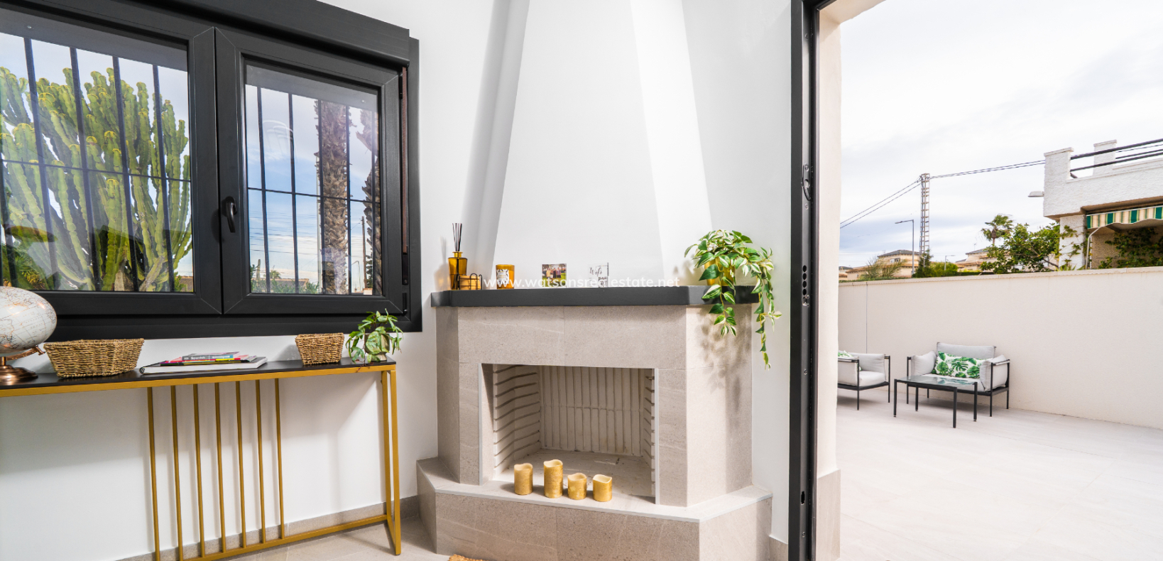 Resale - Freistendhe Villa - Urb. La Marina