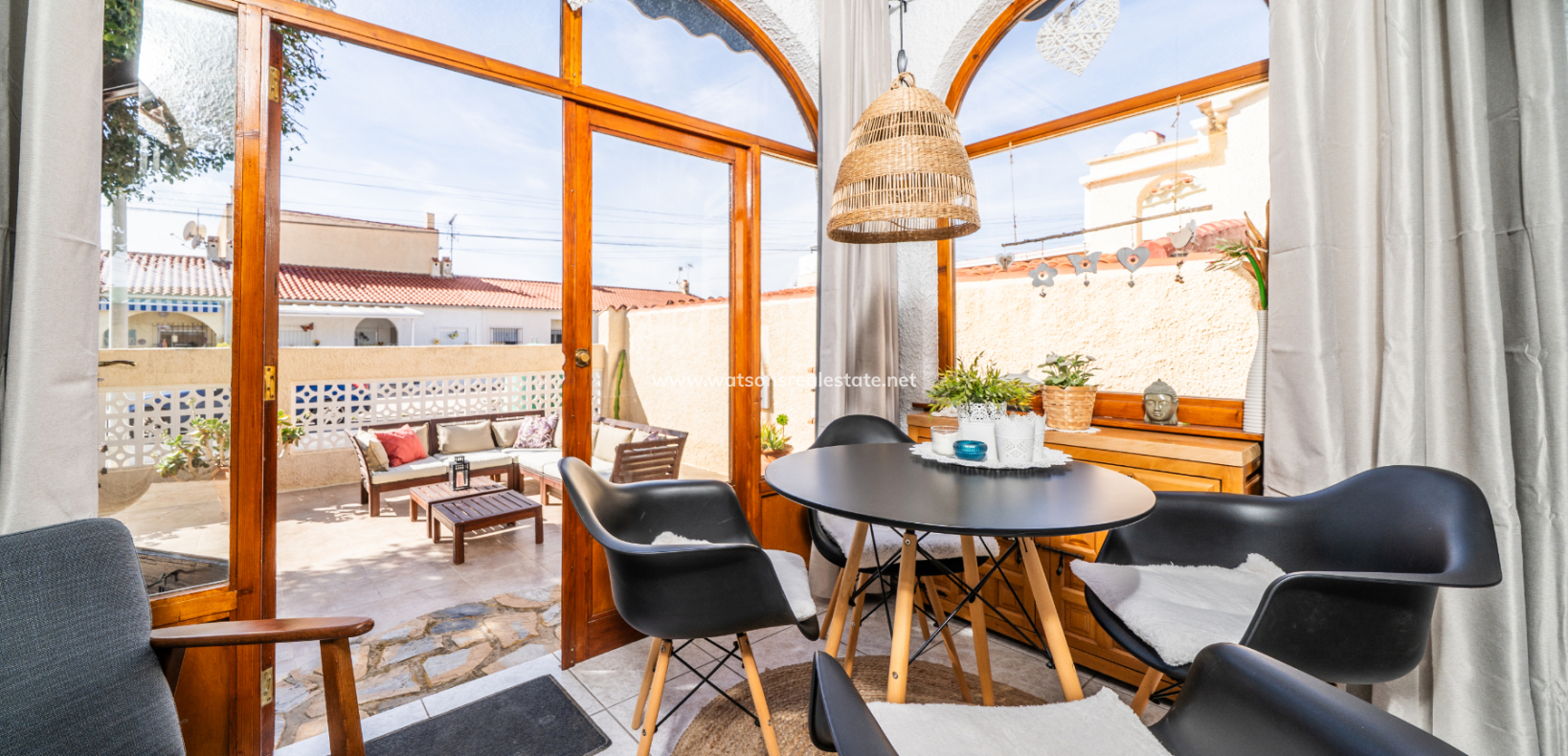 Resale - Freistendhe Villa - Urb. La Marina