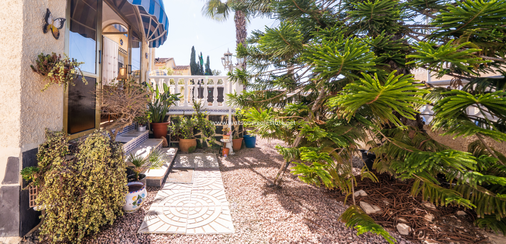 Resale - Freistendhe Villa - Urb. La Marina