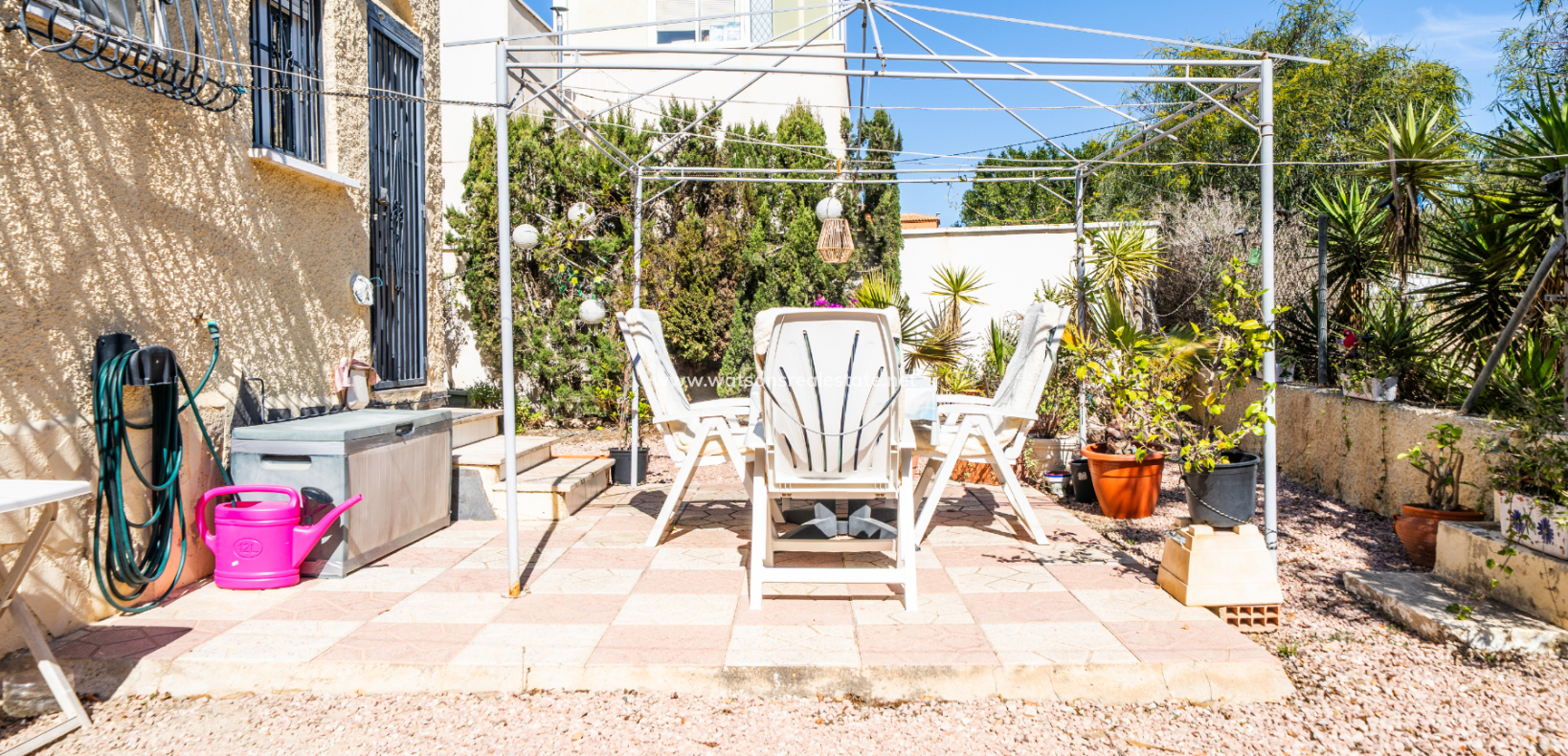 Resale - Freistendhe Villa - Urb. La Marina