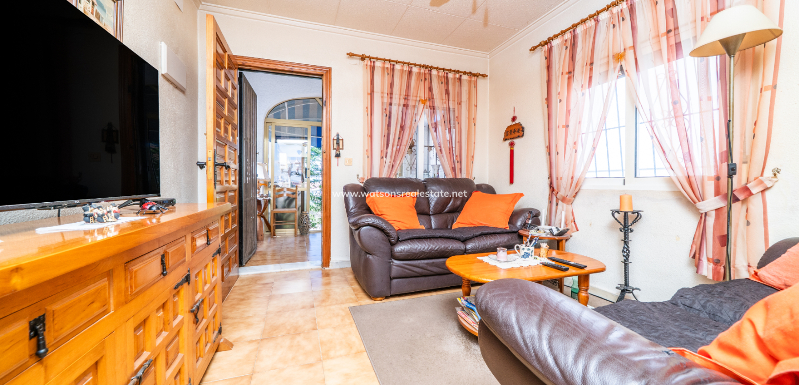 Resale - Freistendhe Villa - Urb. La Marina