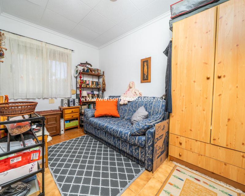 Resale - Freistendhe Villa - Urb. La Marina