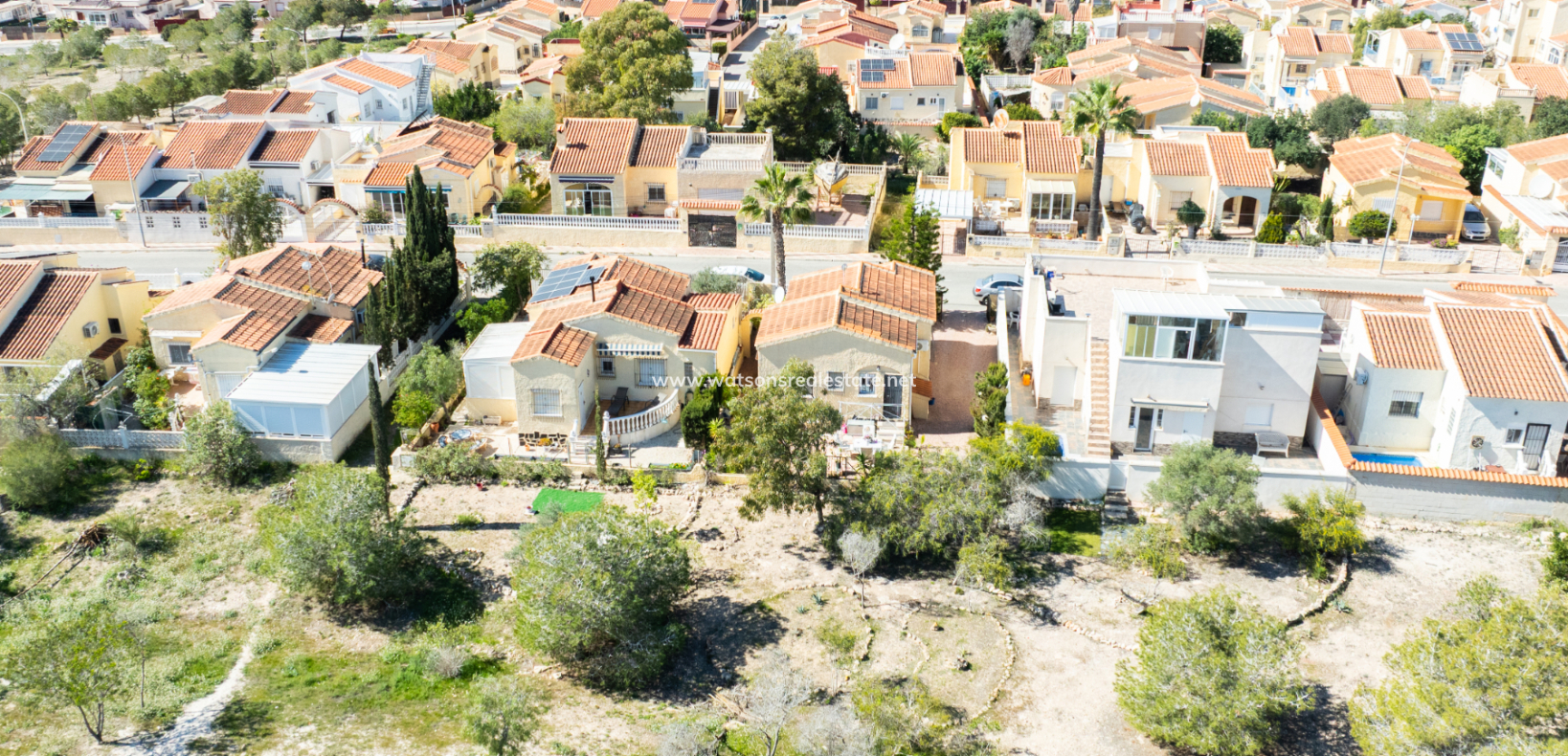 Resale - Freistendhe Villa - Urb. La Marina