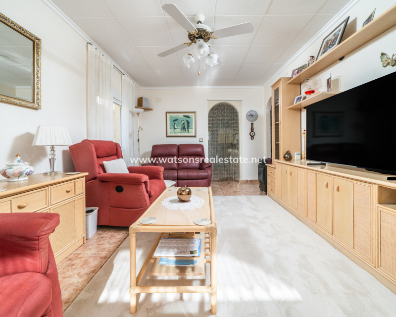 Resale - Freistendhe Villa - Urb. La Marina