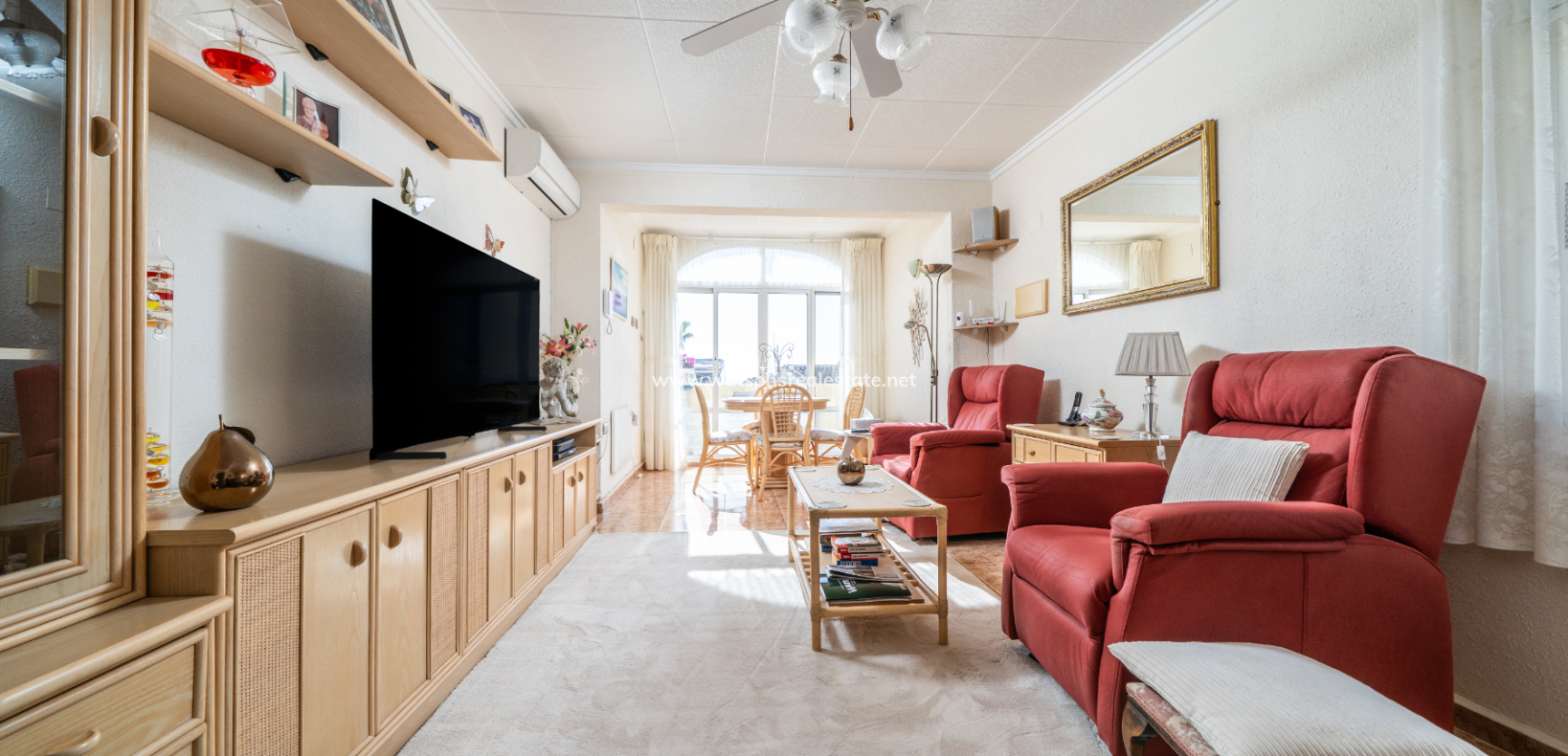 Resale - Freistendhe Villa - Urb. La Marina