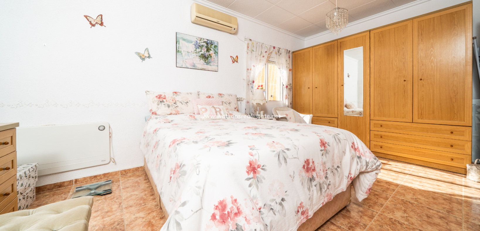 Resale - Freistendhe Villa - Urb. La Marina