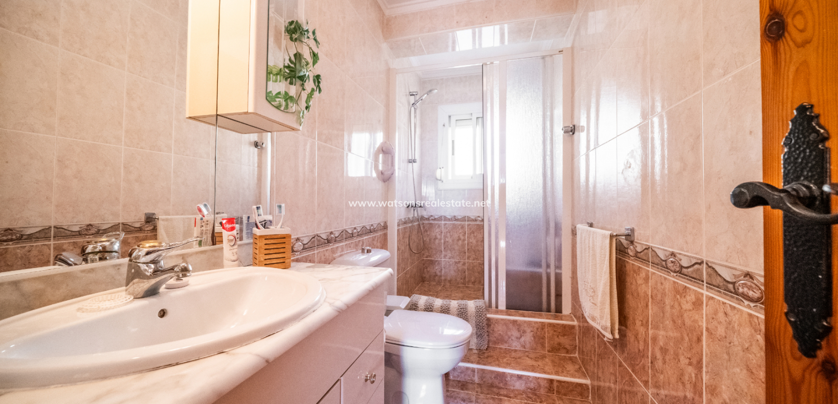 Resale - Freistendhe Villa - Urb. La Marina