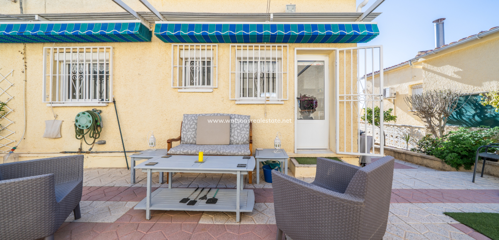 Resale - Freistendhe Villa - Urb. La Marina