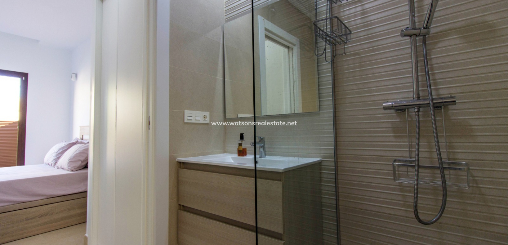 Resale - Freistendhe Villa - Urb. La Marina