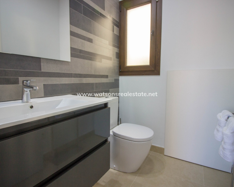 Resale - Freistendhe Villa - Urb. La Marina