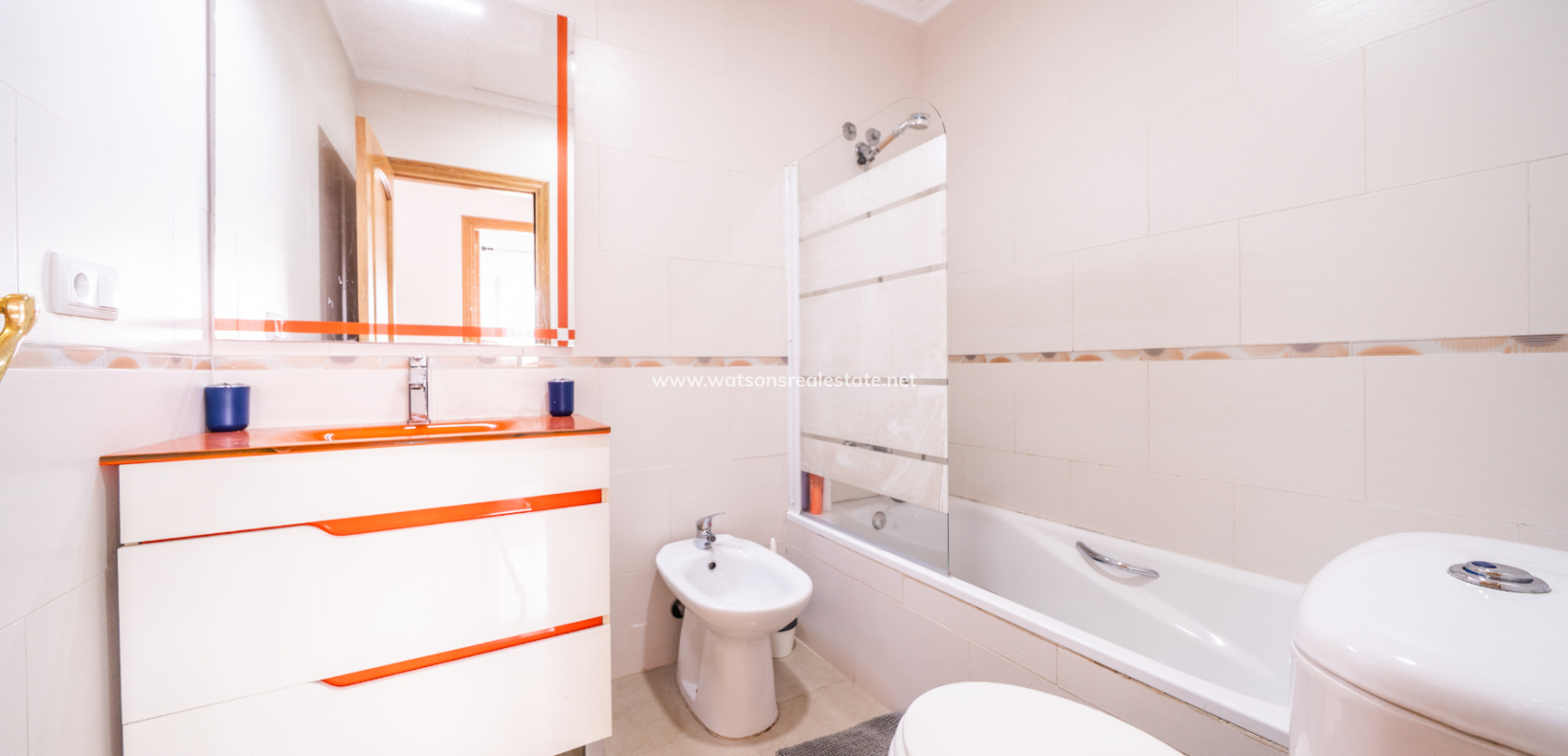 Resale - Freistendhe Villa - Urb. La Marina