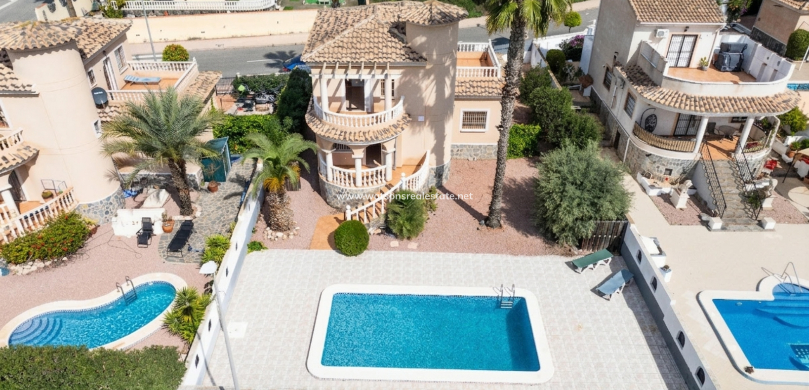 Resale - Freistendhe Villa - Urb. La Marina