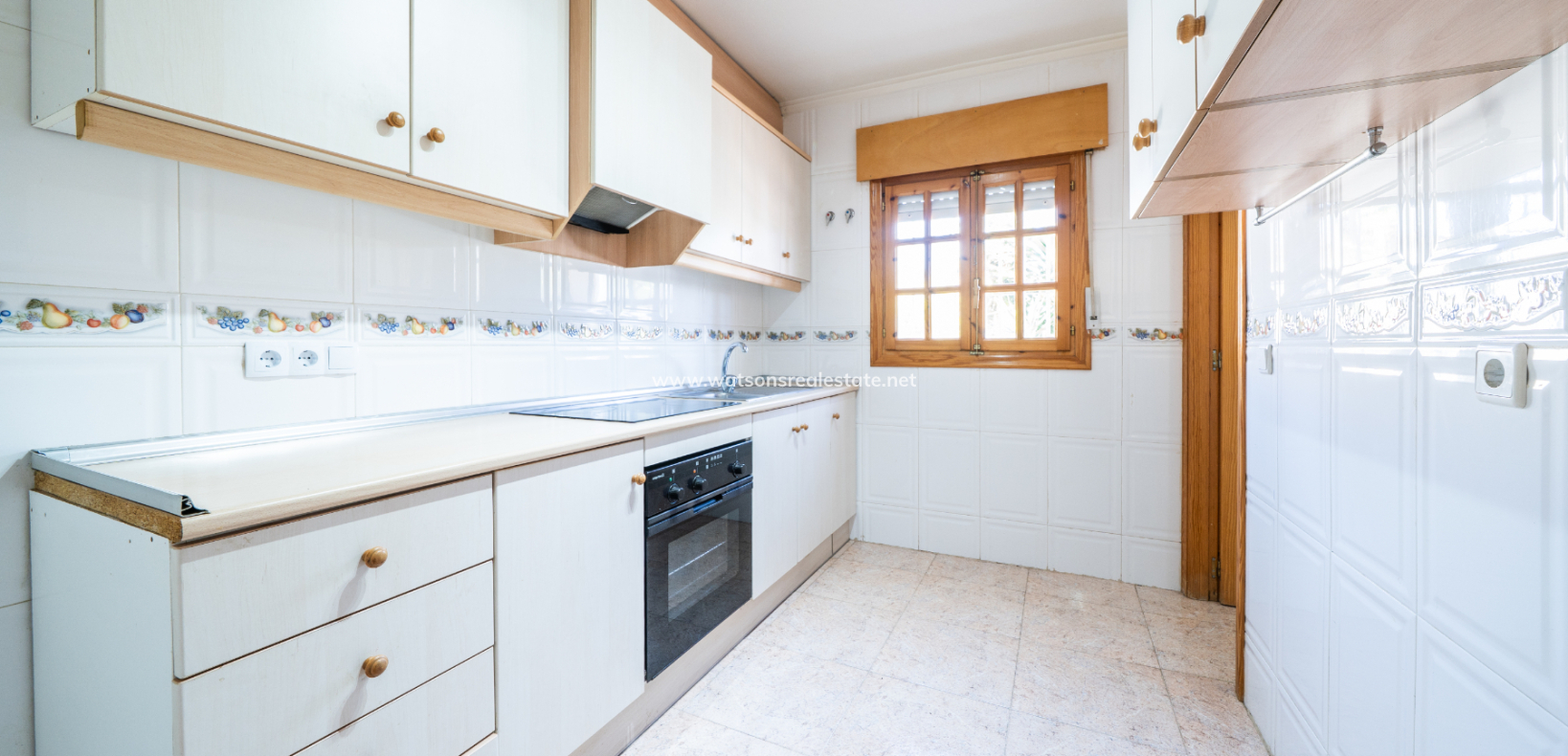 Resale - Freistendhe Villa - Urb. La Marina