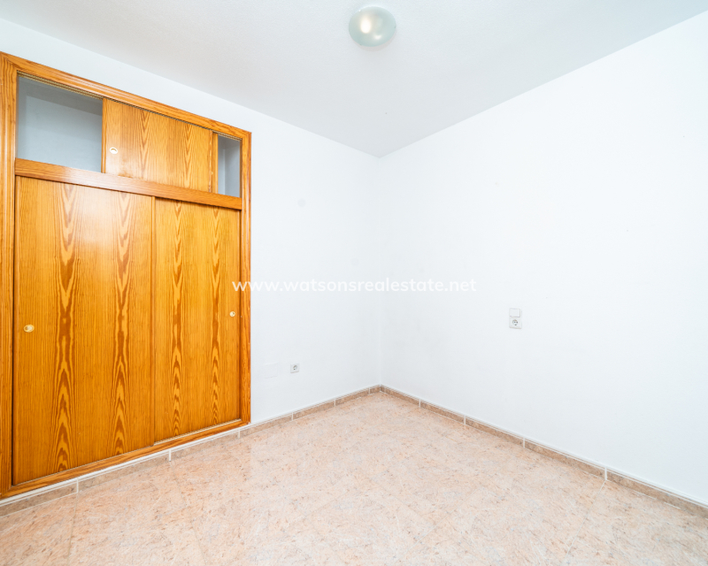 Resale - Freistendhe Villa - Urb. La Marina
