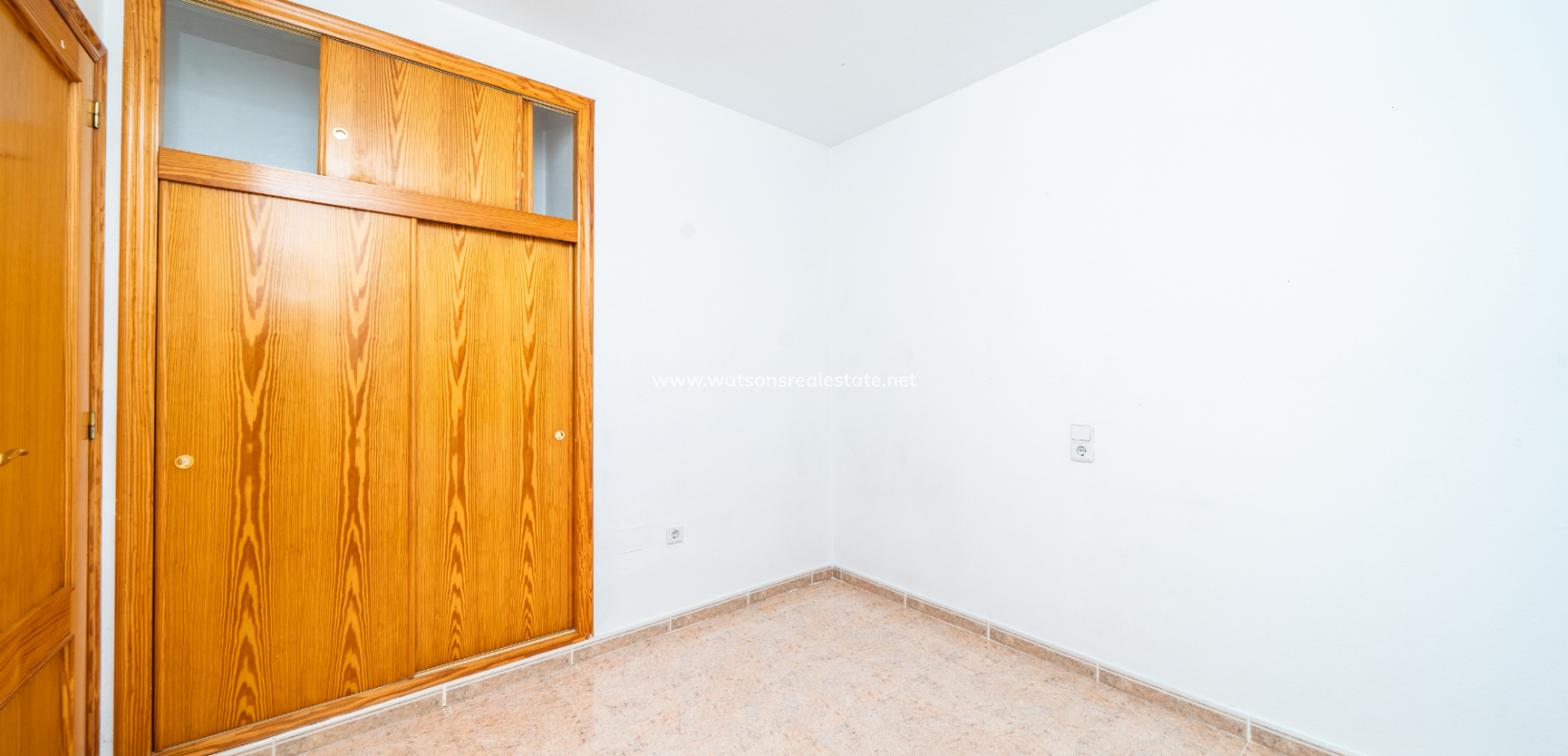 Resale - Freistendhe Villa - Urb. La Marina
