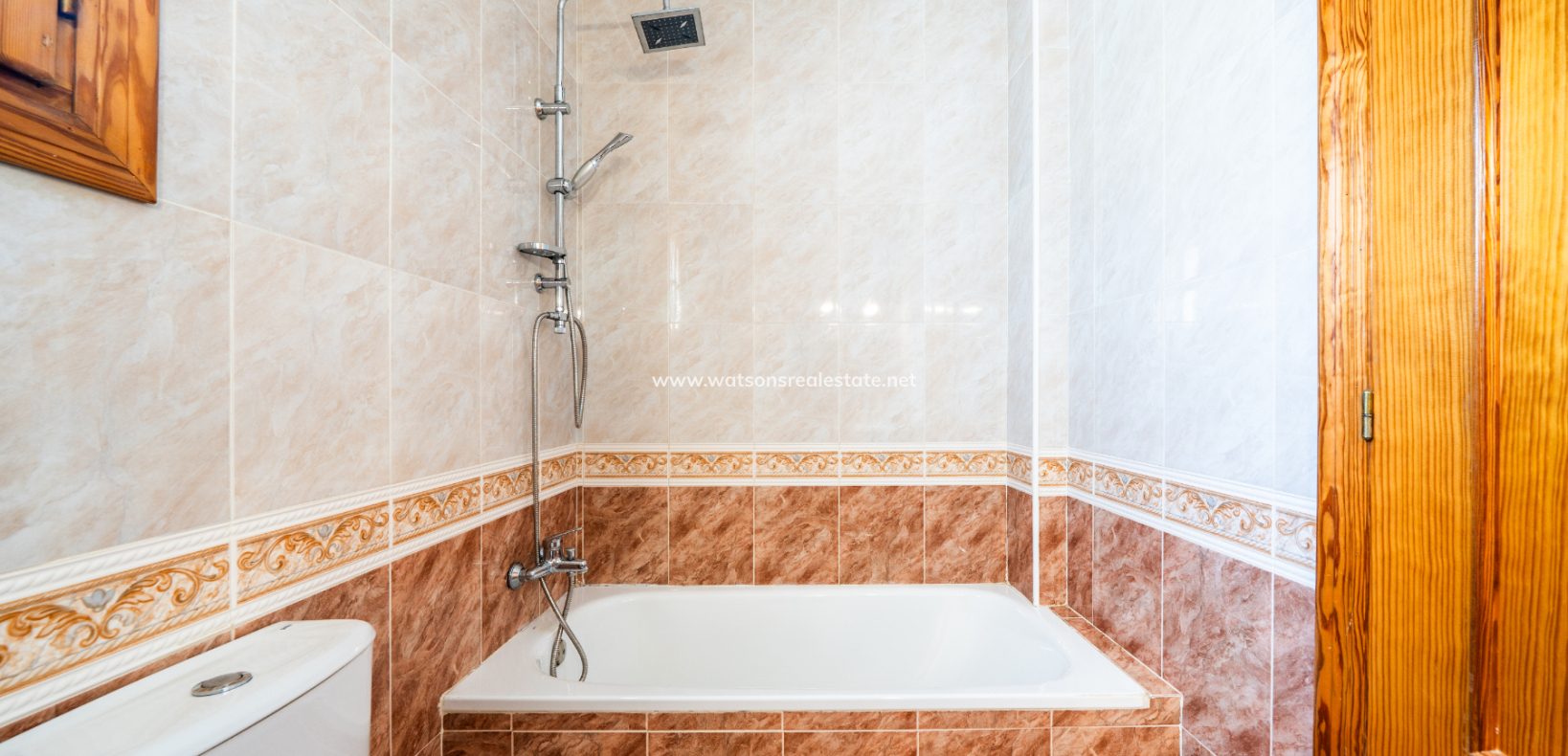 Resale - Freistendhe Villa - Urb. La Marina