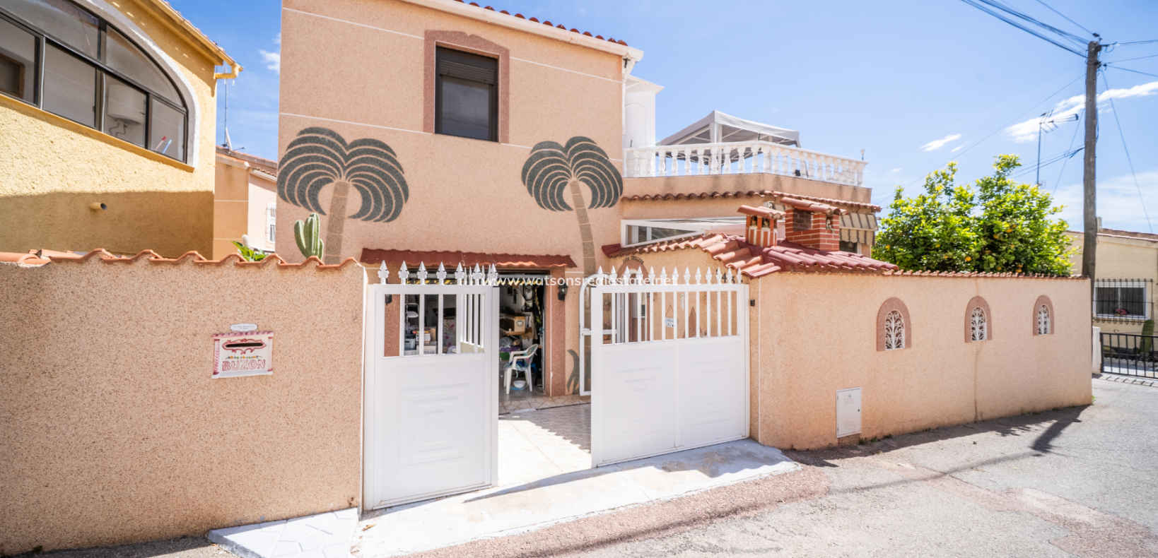 Resale - Freistendhe Villa - Urb. La Marina