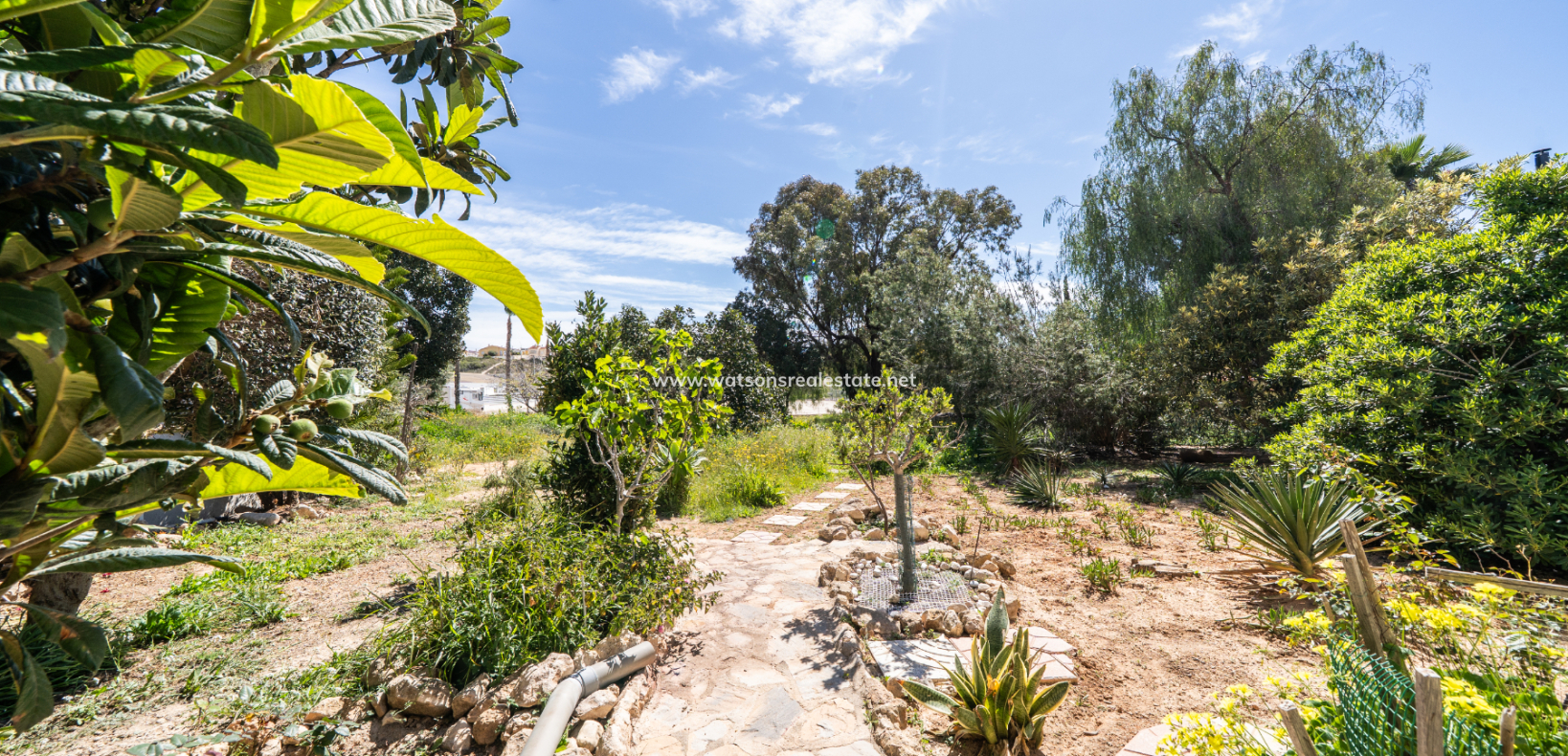 Resale - Freistendhe Villa - Urb. La Marina