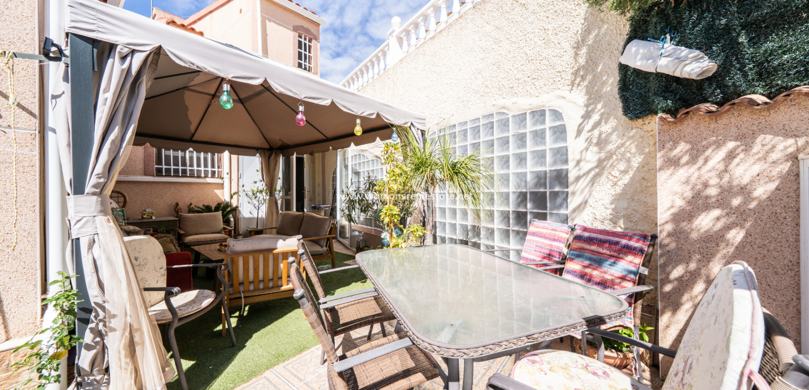 Resale - Freistendhe Villa - Urb. La Marina