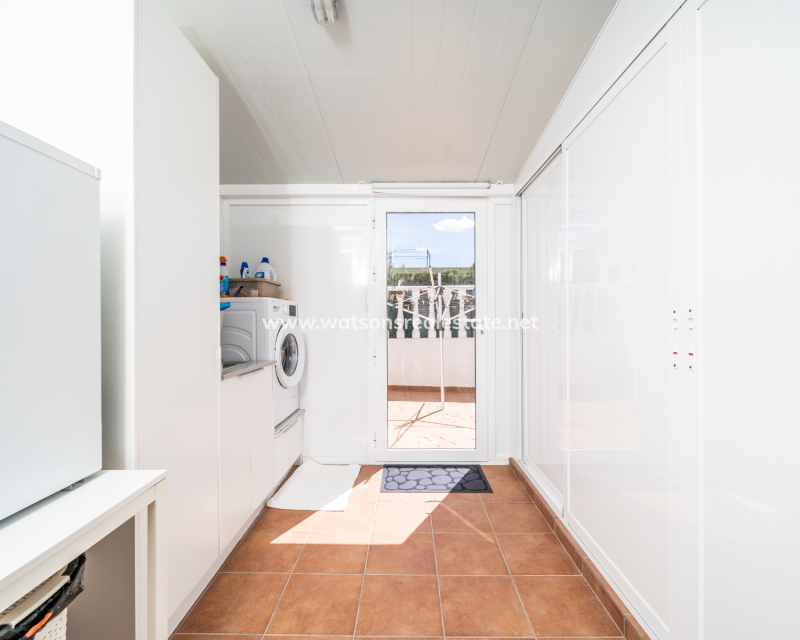 Resale - Freistendhe Villa - Urb. La Marina