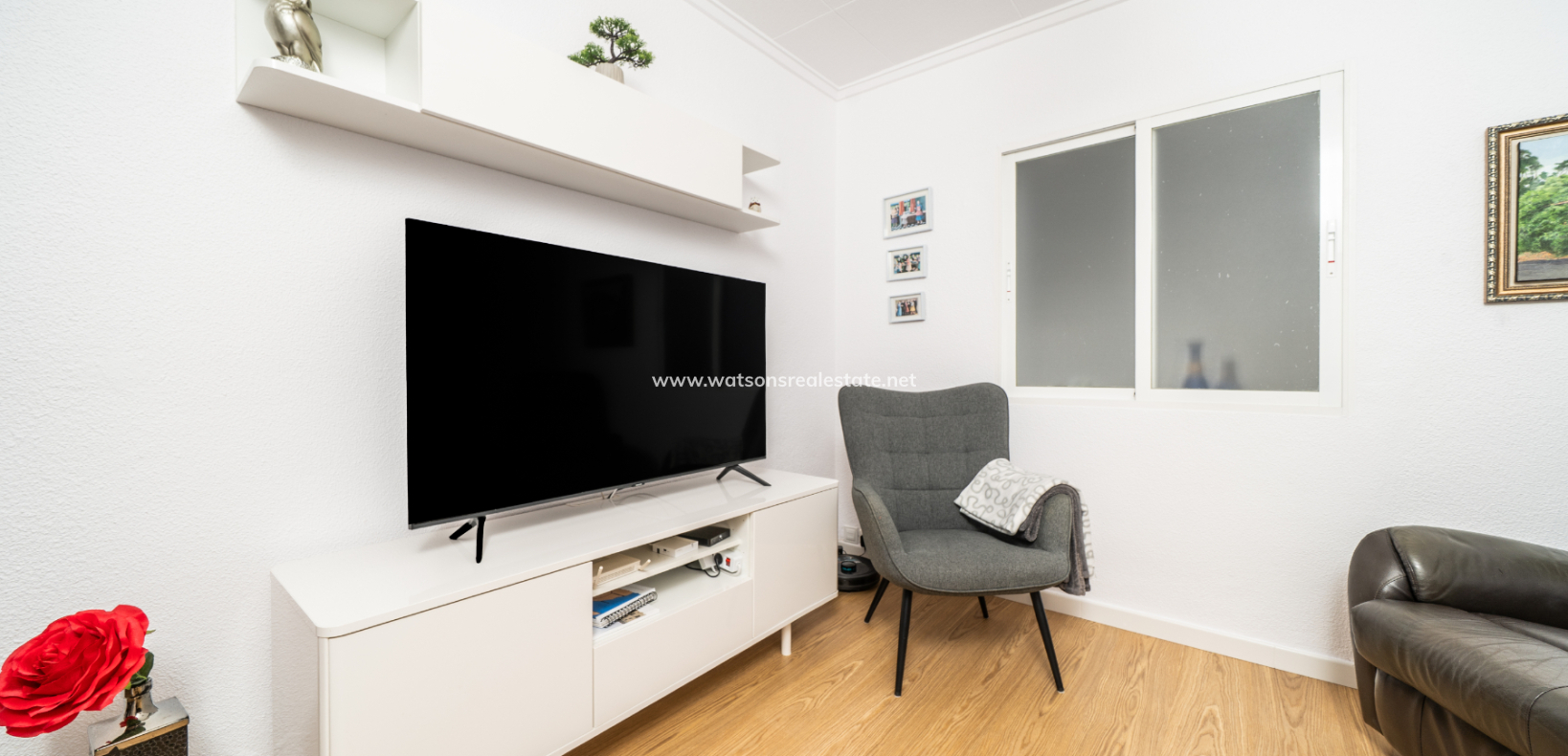 Resale - Freistendhe Villa - Urb. La Marina