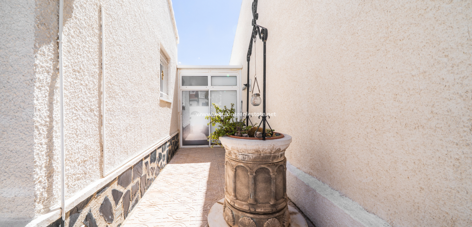 Resale - Freistendhe Villa - Urb. La Marina