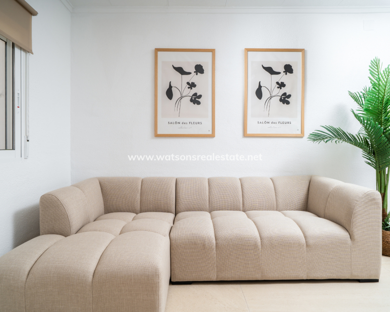 Resale - Freistendhe Villa - Urb. La Marina