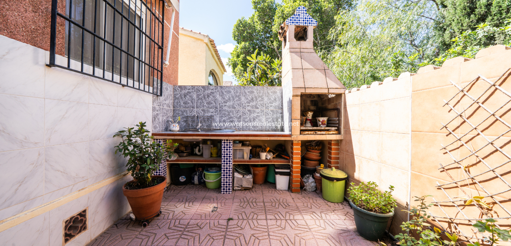 Resale - Freistendhe Villa - Urb. La Marina