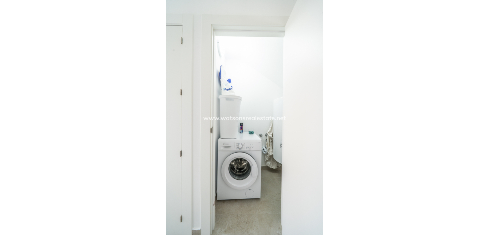 Resale - Freistendhe Villa - Urb. La Marina